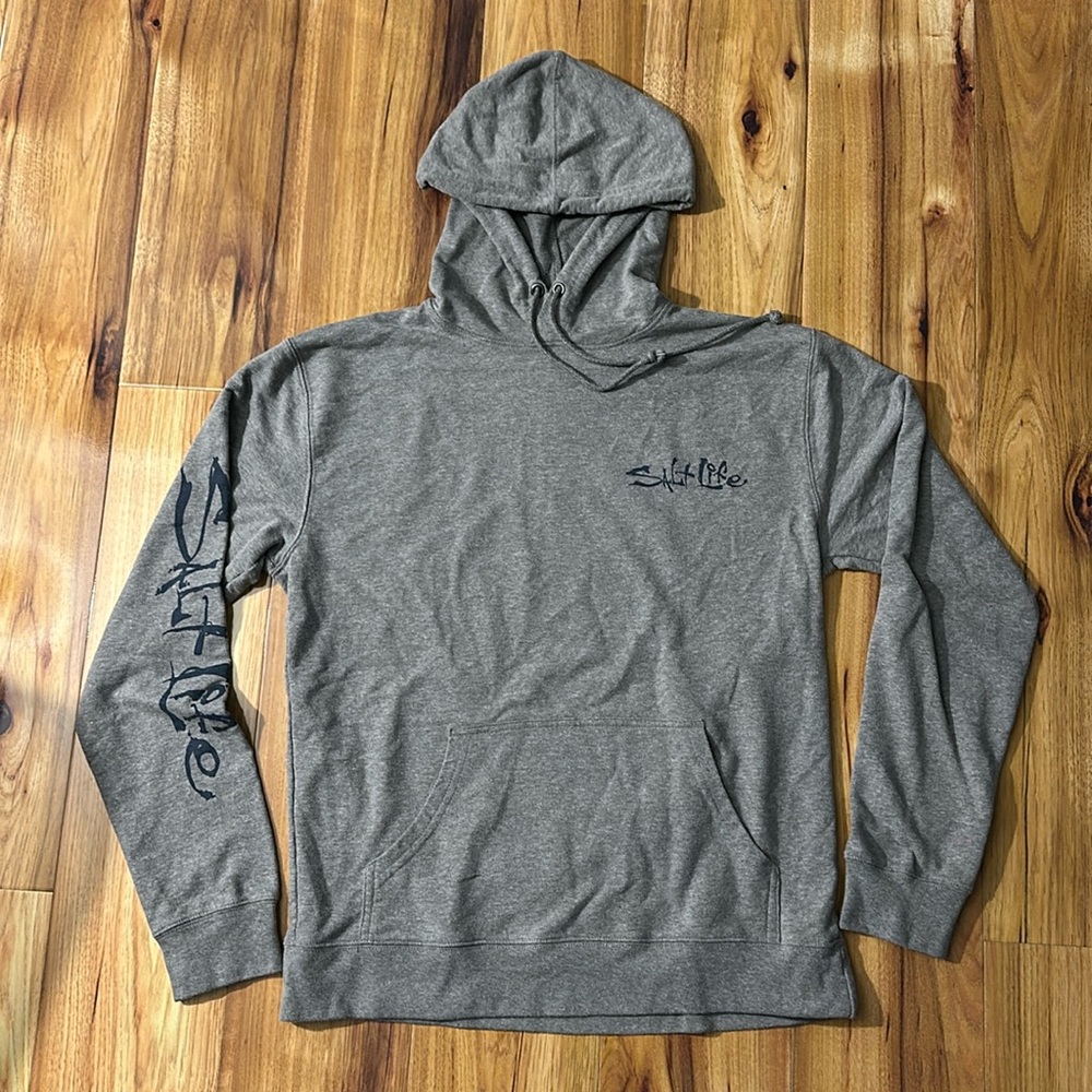 Women’s Salt Life Hoodie.